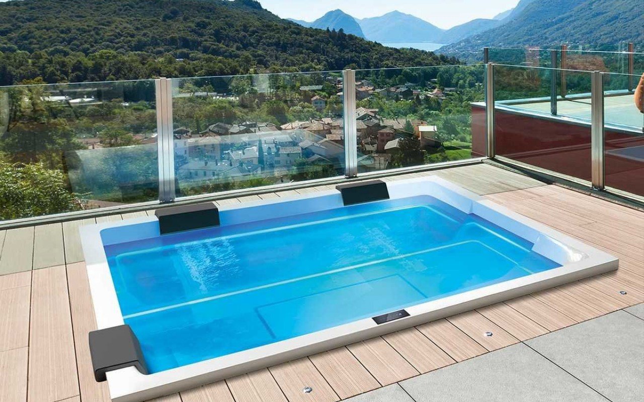 Aquatica Fusion Lineare HydroRelax Jetted Outdoor/Indoor Bathtub (US Version 240V/60Hz)