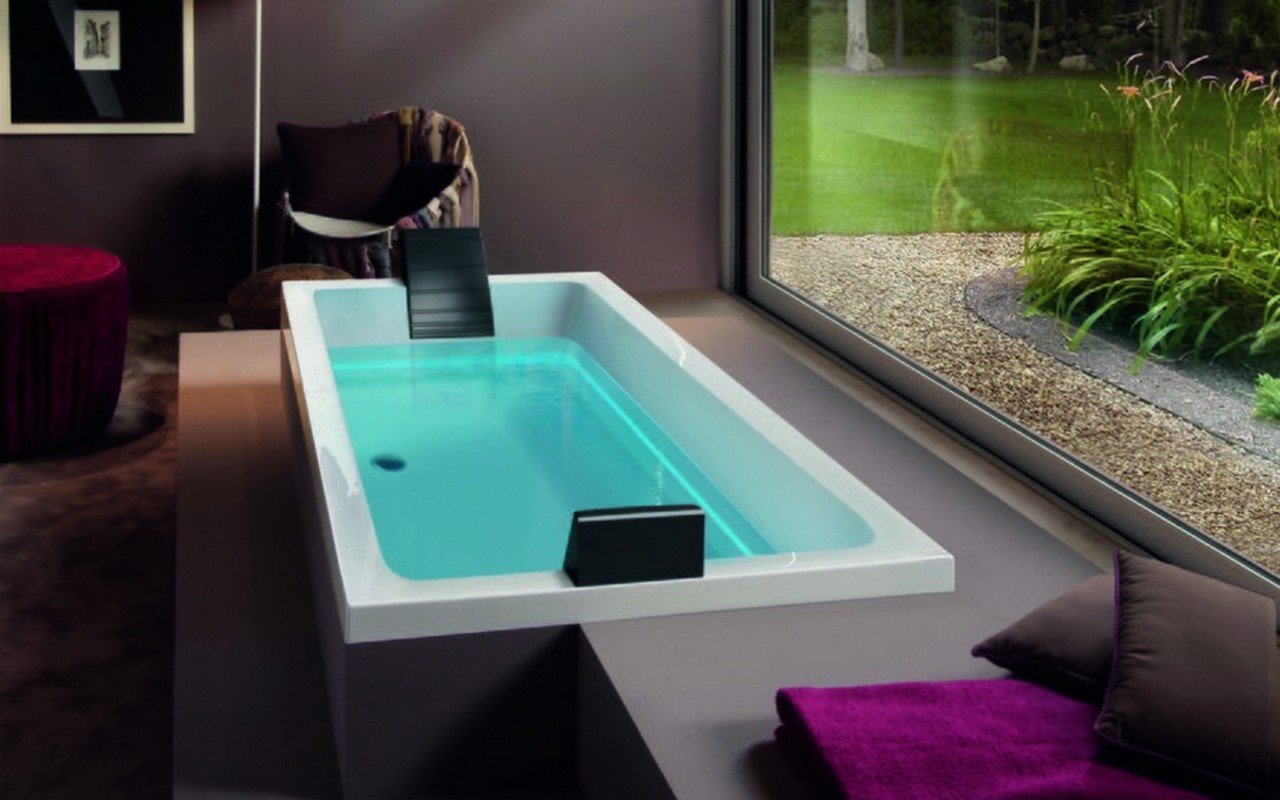 Aquatica Fusion Lineare HydroRelax Jetted Outdoor/Indoor Bathtub (US Version 240V/60Hz)